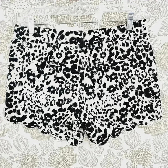 J. Crew Linen Blend Animal Printed Scallop Shorts Women's 6 - Picture 2 of 7